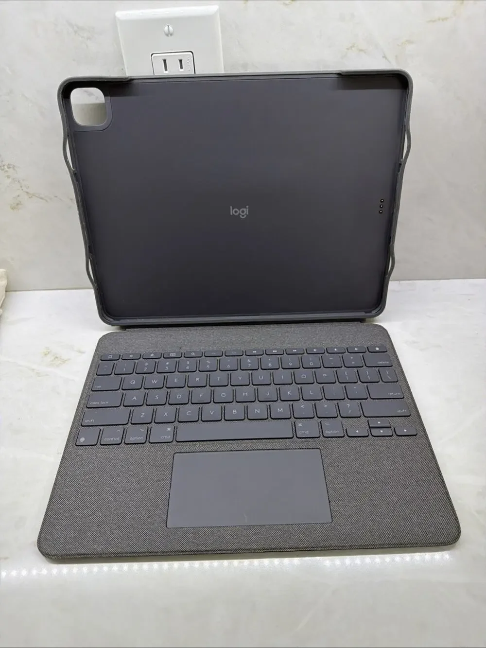 Logitech Combo Touch Keyboard Case w/ Trackpad for iPad Pro 12.9″ 5th & 6th Gen